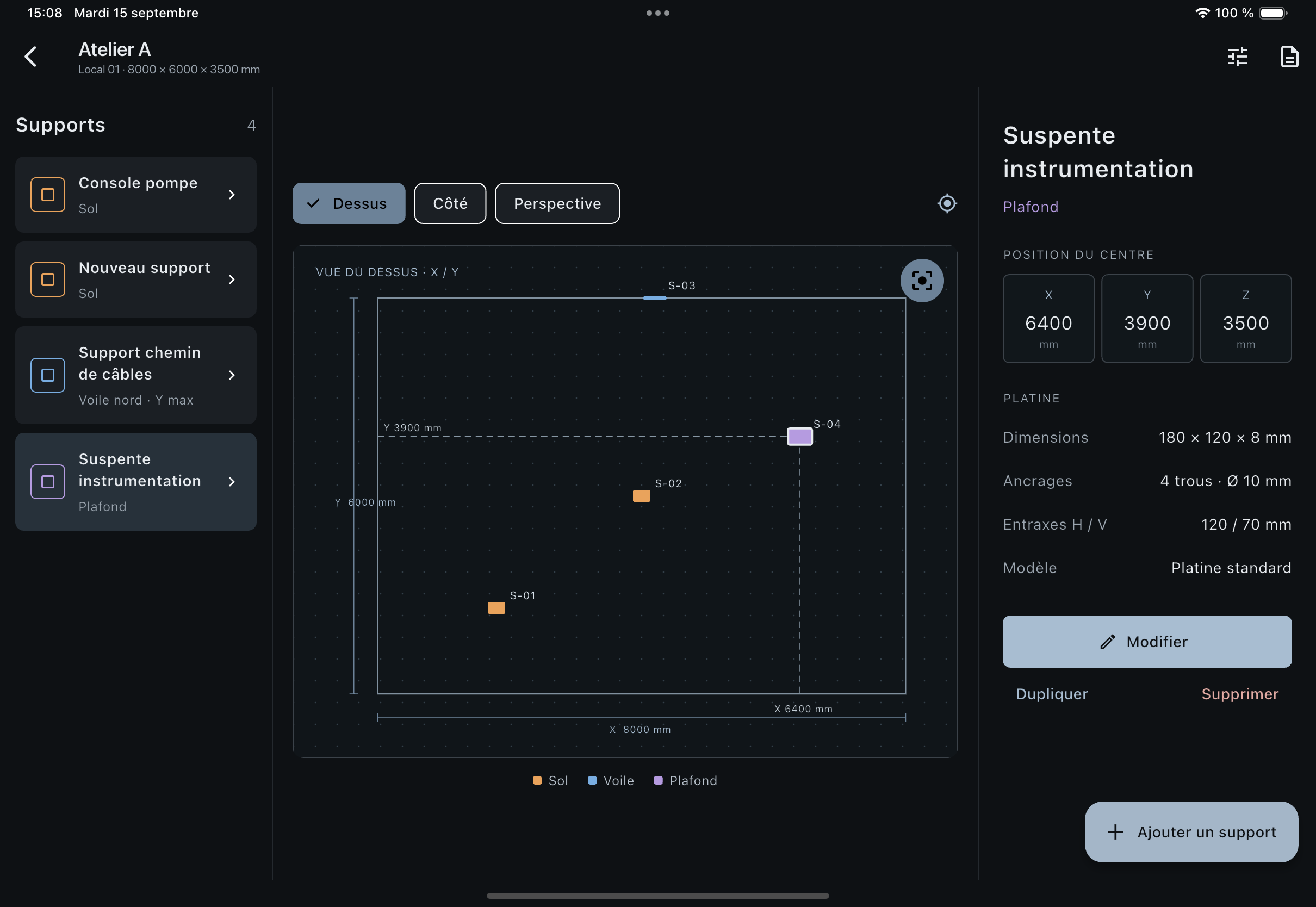 Capture iPad de la vue du dessus d’Atelier A avec quatre supports, les axes X et Y et les coordonnées du support sélectionné